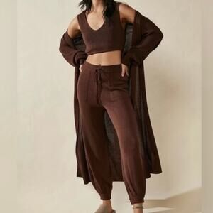 Free People Beach NWOT Living In Dark Brown Knit Lounge Tank & Jogger Pant Set